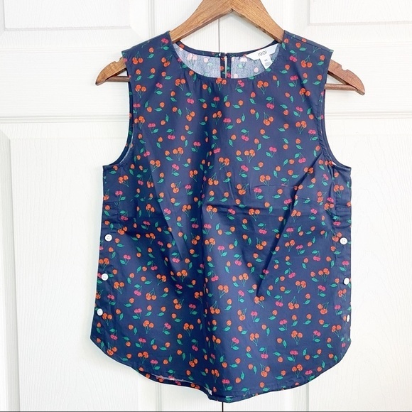 1901 New Without Tags Navy Tossed Cherry Side Button Poplin Tank Top - Picture 9 of 9